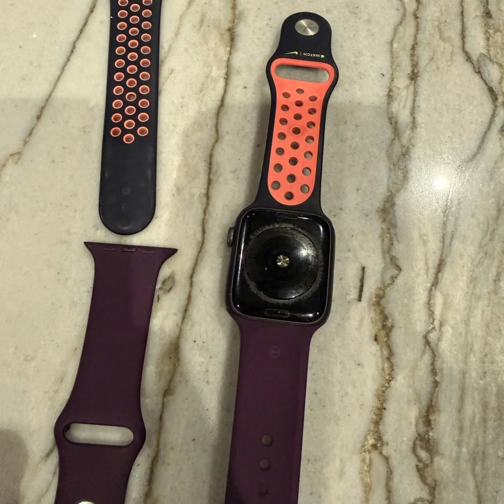 Apple Smartwatch with 2 straps. Size 44; series 4